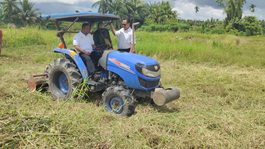 Pj Bupati Jayapura Canangkan Penanaman Jagung di Kampung Hamonggrang