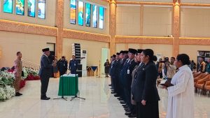 Pj Gubernur Papua Barat Rotasi Pimpinan Tinggi Pratama