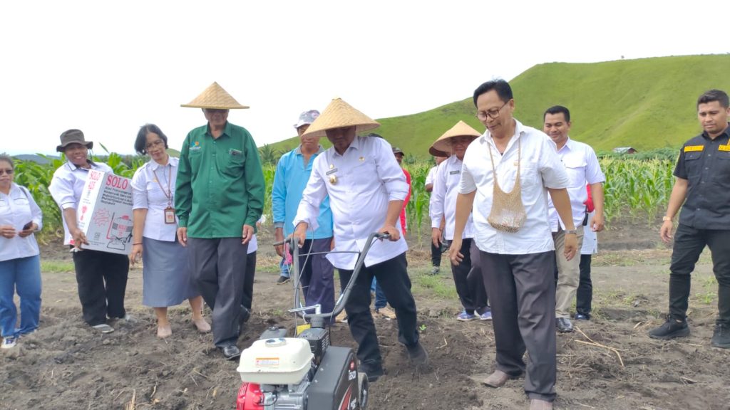 Penjabat Bupati Jayapura Canangkan Gerakan Tanam Cabai dan Bawang Merah