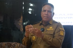 Sukses Menata Birokrasi di Papua Barat, Paulus Waterpauw Layak Dipertahankan