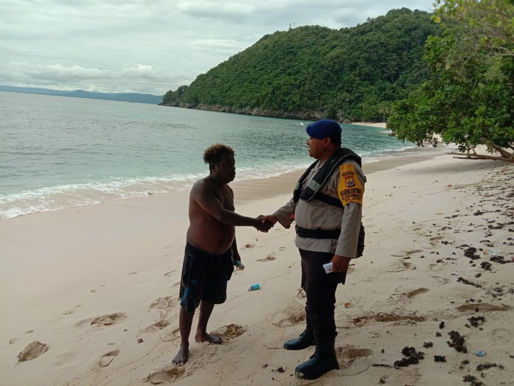 Sat Polairud Patroli Kasih Biru, Sambangi Warga Pesisir