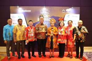 Bank Papua dan Pj. Gubernur Waterpauw Raih Penghargaan Tertinggi TOP BUMD Award 2023