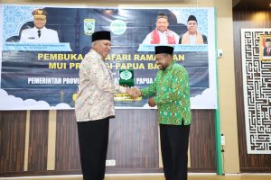 Ketua MUI Doakan Gubernur Waterpauw Lanjut Pimpin Papua Barat