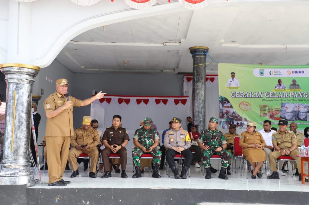 Buka Pasar Murah di Fakfak, Gubernur Waterpauw Sampaikan Penanganan Stunting dan Kemiskinan Ekstrim
