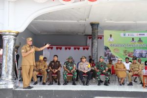 Buka Pasar Murah di Fakfak, Gubernur Waterpauw Sampaikan Penanganan Stunting dan Kemiskinan Ekstrim