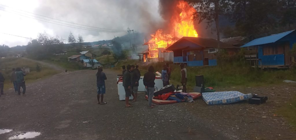 Bangunan Kosong Bekas Mess Karyawan PT Unggul di Puncak Dibakar OTK