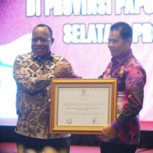 Plh Gubernur Papua Janji Tuntaskan Biaya Mahasiswa di Luar Negeri