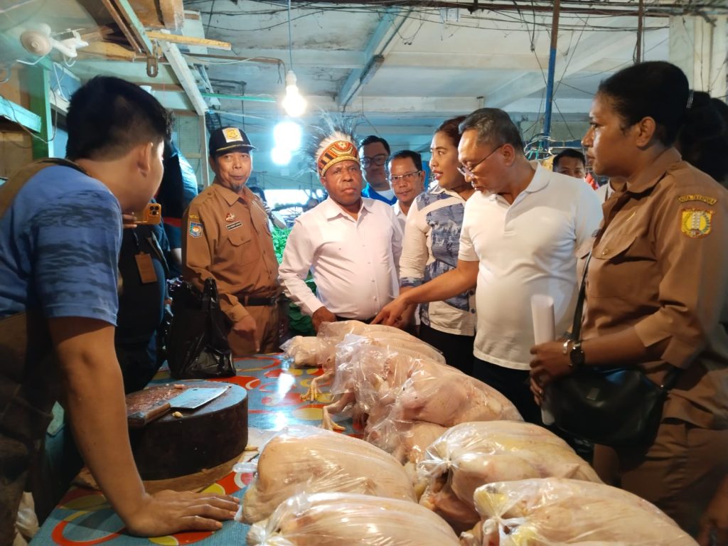 Mendag Zulkifli Hasan Tinjau Bapok di Pasar Hamadi, Kota Jayapura Papua