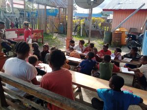 Program Si-Ipar Ops Rasaka Cartenz di Pegunungan Bintang Mengajar 31 Anak Binaan