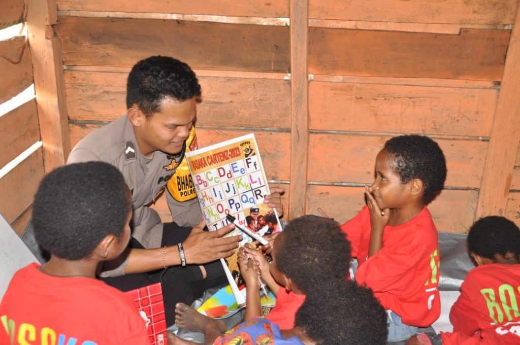 Rumah Belajar Rasaka Cartenz di Wamena, Ajar Anak-anak yang Putus Sekolah