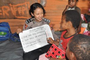 Tidak Bersekolah Namun Pintar Membaca Berkat Program Si Ipar Ops Rasaka Cartenz