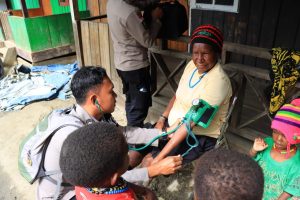 Tim Satgas Rasaka Cartenz Temukan Penderita Ispa di Kampung Kimak, Puncak