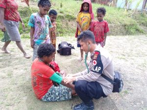 Di Kampung Kago, Puncak, Program Keladi Sagu Obati Penderita Penyakit Kulit dan ISPA