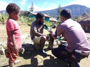 Tim Keladi Sagu Keliling Kampung Kago di Puncak, Temukan 1 Penderita ISPA