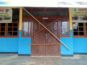 Pemkab Jayapura Ingkar Janji Bayar Ganti Rugi, Dua Sekolah Dipalang