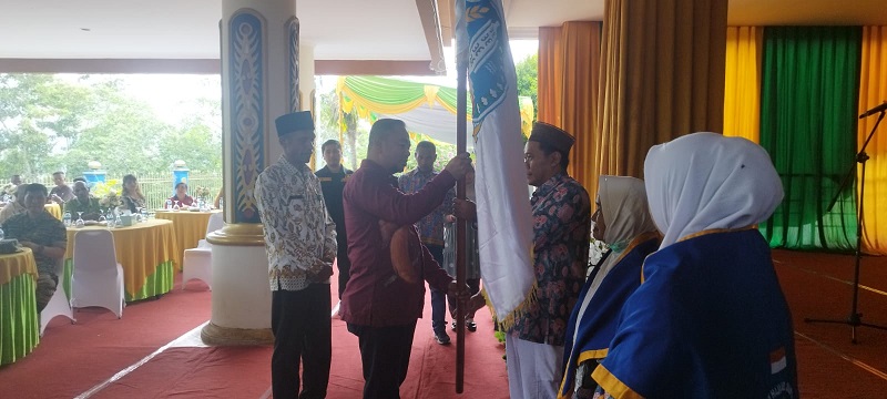 Pj Bupati Jayapura Lepas 45 Jamaah Calon Haji ke Tanah Suci