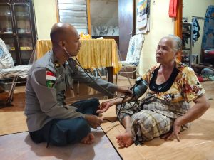 Tim Keladi Sagu Temukan Tiga Penderita ISPA di Tanah Hitam, Kota Jayapura