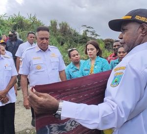 Kepala Suku Besar Arfak Minta Paulus Waterpauw Pimpin Papua Barat 10 Tahun