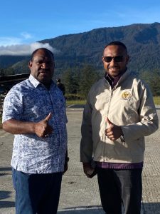 Yan Mandenas Apresiasi 10 Tahun Kepemimpinan Bupati Willem Wandik di Puncak, Papua Tengah
