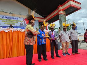 Willem Wandik Dorong AMKI Membantu Pelayanan Kingmi di Tanah Papua