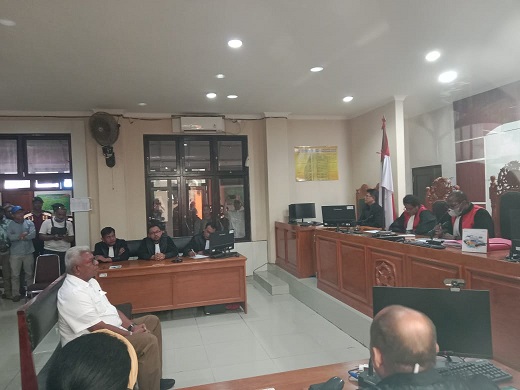 Eksepsi Ditolak, Sidang Johannes Rettob Dilanjutkan