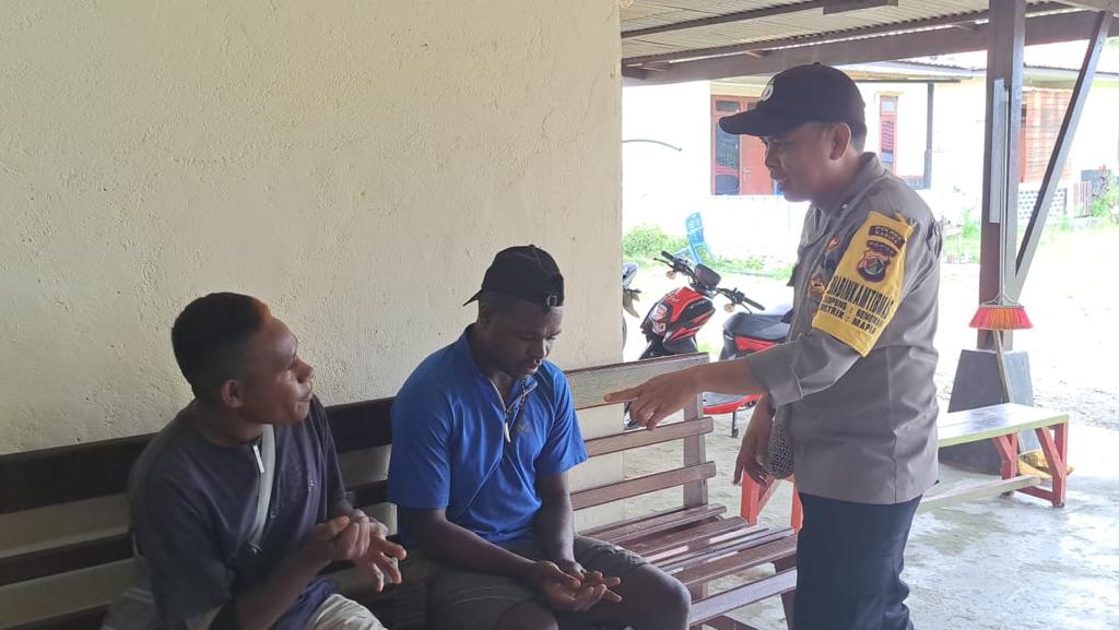 Hanya Membina 2 Orang,  Semangat Pengajar Si-Ipar di Dogiyai Tak Luntur