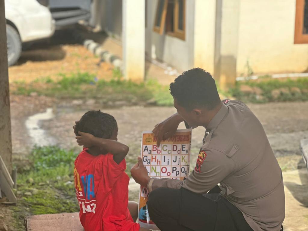 Program Si Ipar Perkenalkan Abjad dan Huruf bagi Anak Usia Pra Sekolah di Dogiyai