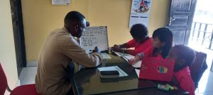 Pacu IPM di Puncak, Satgas Rasaka Cartenz Asah Kemampuan Calistung Anak