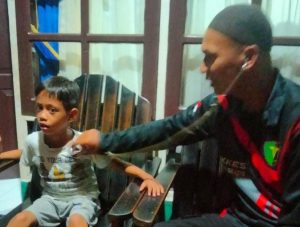 Tim Kesehatan Keladi Sagu Polri Obati Penderita ISPA dan Malaria di Jayapura