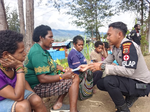 Tim Kesehatan Keladi Sagu Obati Pengidap ISPA dan Cephalgia di Papua Tengah