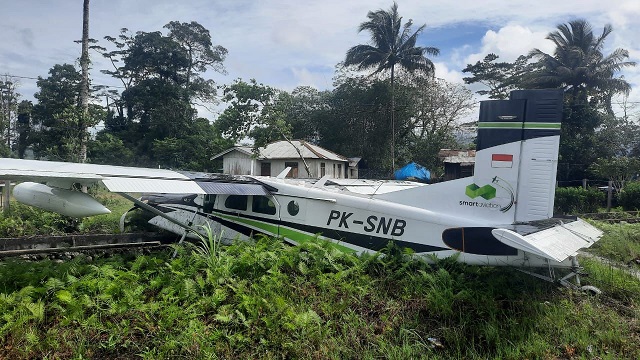 Smart Air Tergelincir di Bandara Kenyam