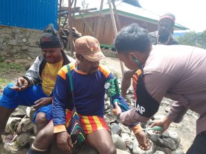 Tim Keladi Sagu Hadir di Kampung Kago Puncak Jaga Kesehatan Warga