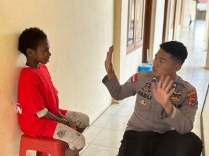 Polri Komitmen Tingkatkan IPM di Dogiyai Melalui Program Si-Ipar