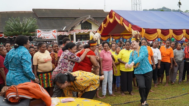 Perempuan Arfak Berkreasi, Berkarya untuk Pembangunan, Roma Megawanty: Kegiatan ini Membangun Kapasitas dan Kreativitas
