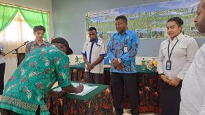 Serah Terima Hasil P3-TGAI kepada Lima Kelompok Tani di Jayawijaya