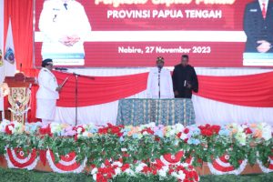 Ribka Haluk Lantik Pj Bupati Paniai Denci Meri Nawipa
