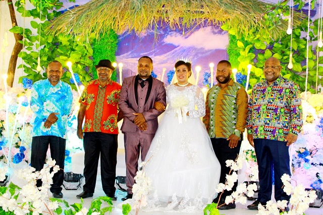 Barnabas Hisage dan Isemina Mabel Resmi Suami Istri, GIDI Dorong Pernikahan Kudus