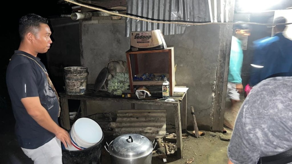 Polres Jayapura Gerebek Rumah Produksi Miras Oplosan di Sentani