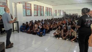 Freeport Dukung Edukasi Keselamatan Pengguna Jalan kepada Siswa dan Guru SMKN 1 Mimika