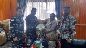 KRI Panah-626 Sandar di Pelabuhan Nabire, Masyarakat Papua Tengah Bangga Karya Anak Bangsa