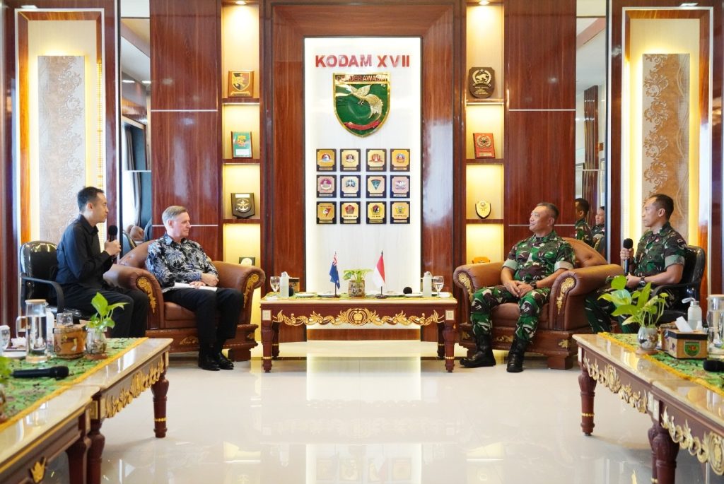 New Zealand Serahkan Pembebasan Kapten Philip Mehrten kepada Indonesia