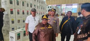 Pj Gubernur Papua Tengah Tinjau Kesiapan Logistik Pemilu di Mimika
