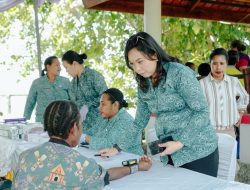 TP-PKK Papua Tengah Berbagi Kasih dengan Ibu-ibu Lansia di Nabire