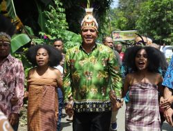 Didampingi Ondoafi Nafri, Paulus Waterpauw Minta Restu DAP Maju Bacagub Papua