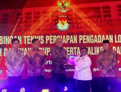 Sukses Gelar Pemilu Perdana di Papua Tengah, PJ Ribka Haluk Dapat Pengharaan KPU RI