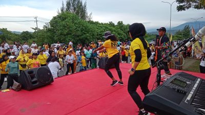 Senam Manyala Bersama Mace For PW, Paulus Waterpauw Satu Putaran