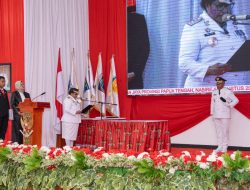 Pj Gubernur Ribka Haluk Lantik Zhakarias Marey Sebagai Penjabat Bupati Intan Jaya