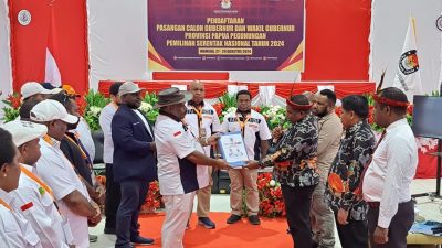 Befa-Nathan Resmi Daftar ke KPU Papua Pegunungan