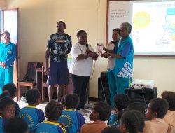 SD YPPK Santo Johanes Don Bosco Onggari Merauke Sambut Positif Buku Saku Bahasa Malind