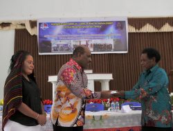 Maximus Tipagau dan Istri Dukung Penuh Seminar Gerejawi Persekutuan Gereja Baptis Papua di Timika